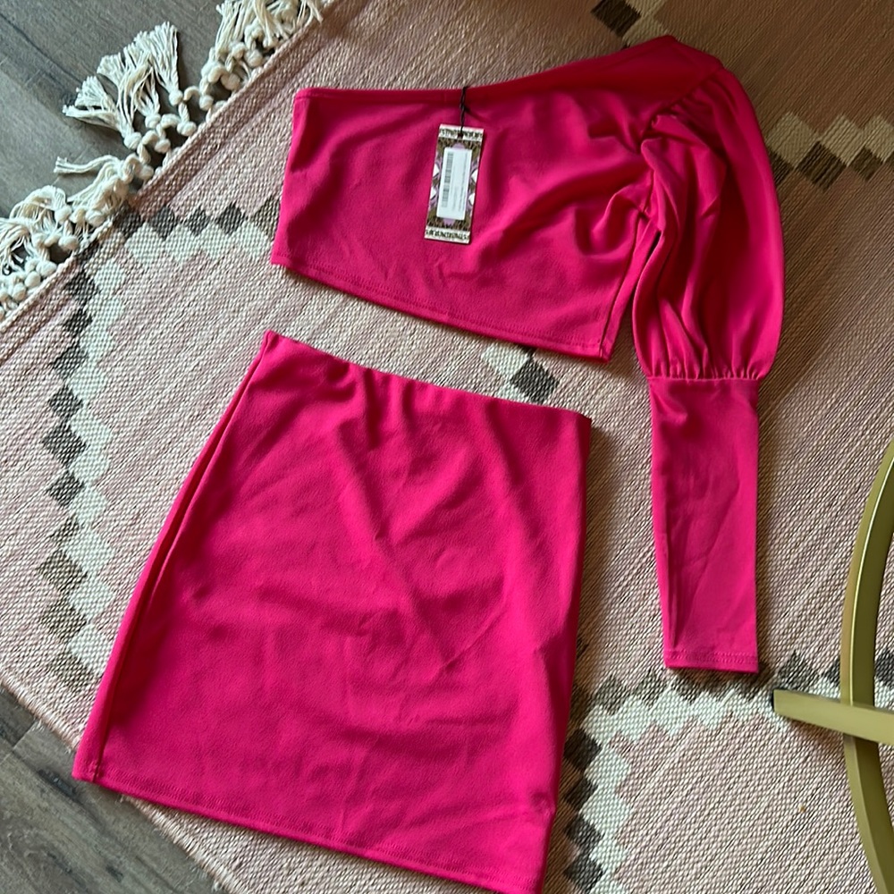 NWT BooHoo Pink Skirt Set